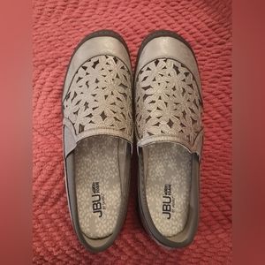 NWOB JBU by Jambu Women's Sz 11 Perforated Wildflower Mule Slip-ons Memory Foam